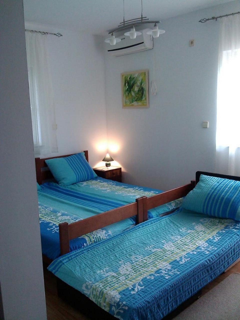 Apartments Antonija - Fitness Vinišće Eksteriør bilde