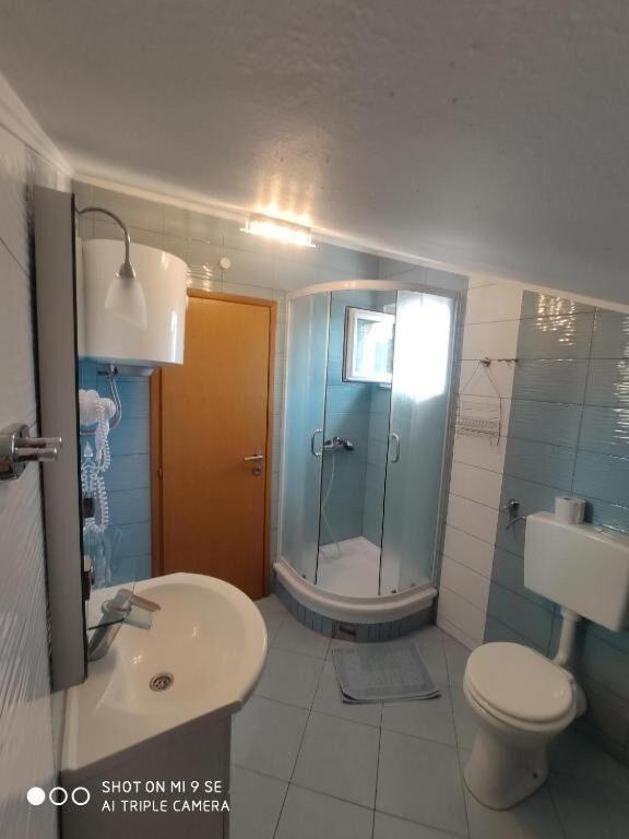Apartments Antonija - Fitness Vinišće Eksteriør bilde