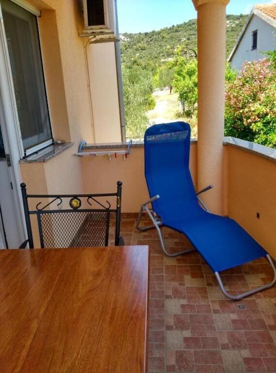 Apartments Antonija - Fitness Vinišće Eksteriør bilde